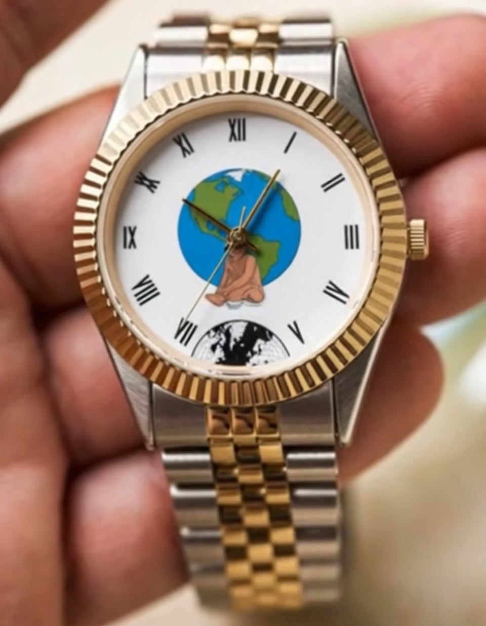 The Overseasbaby time piece